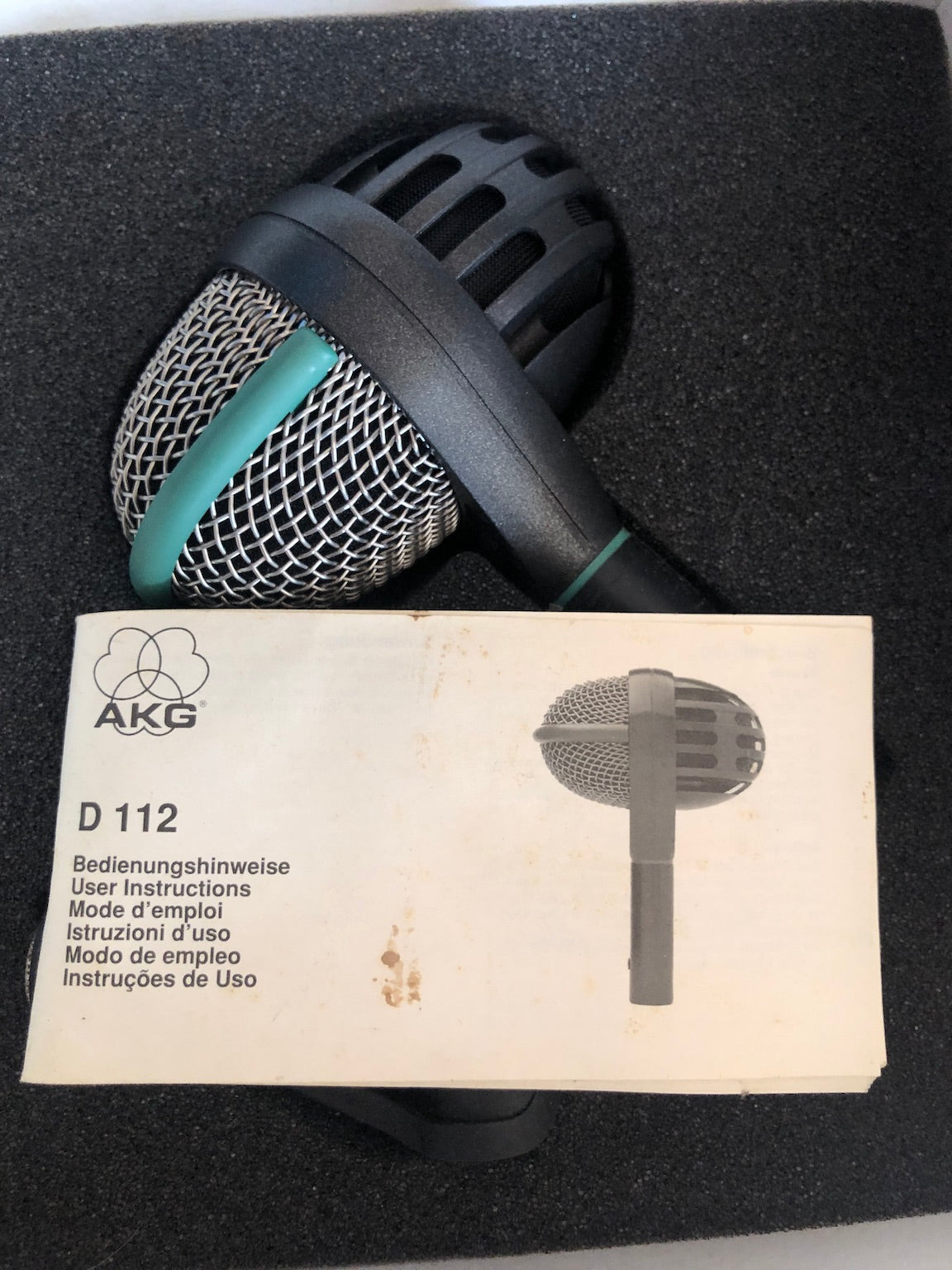 AKG D 1132 bass/drum mike