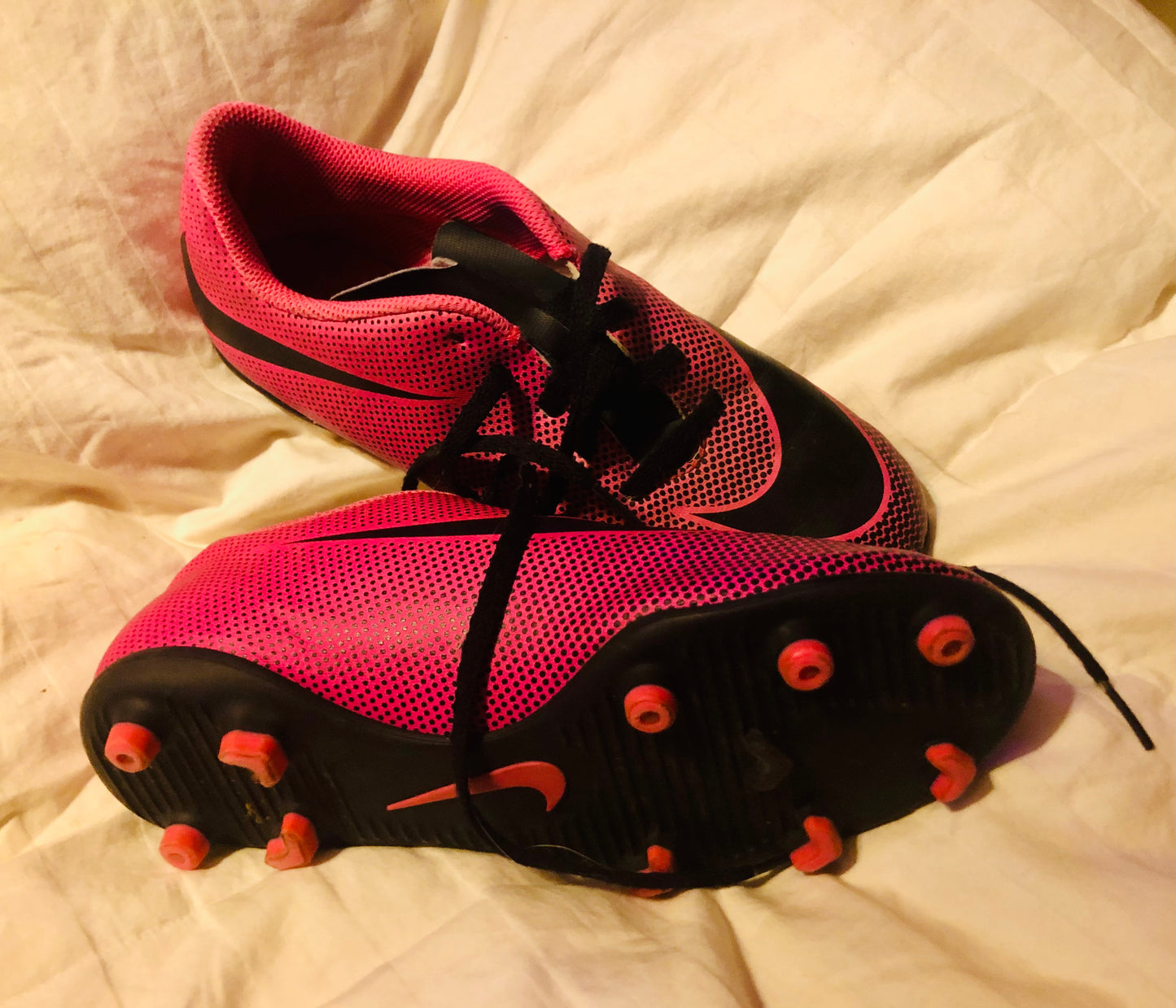 Girls Nike soccer shoes