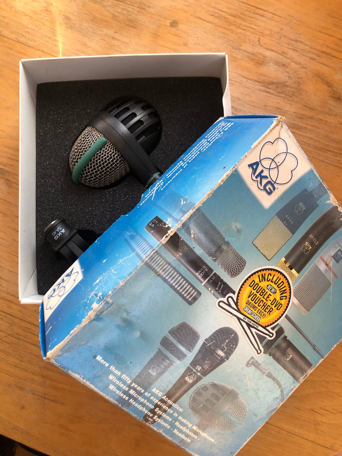 AKG D 1132 bass/drum mike